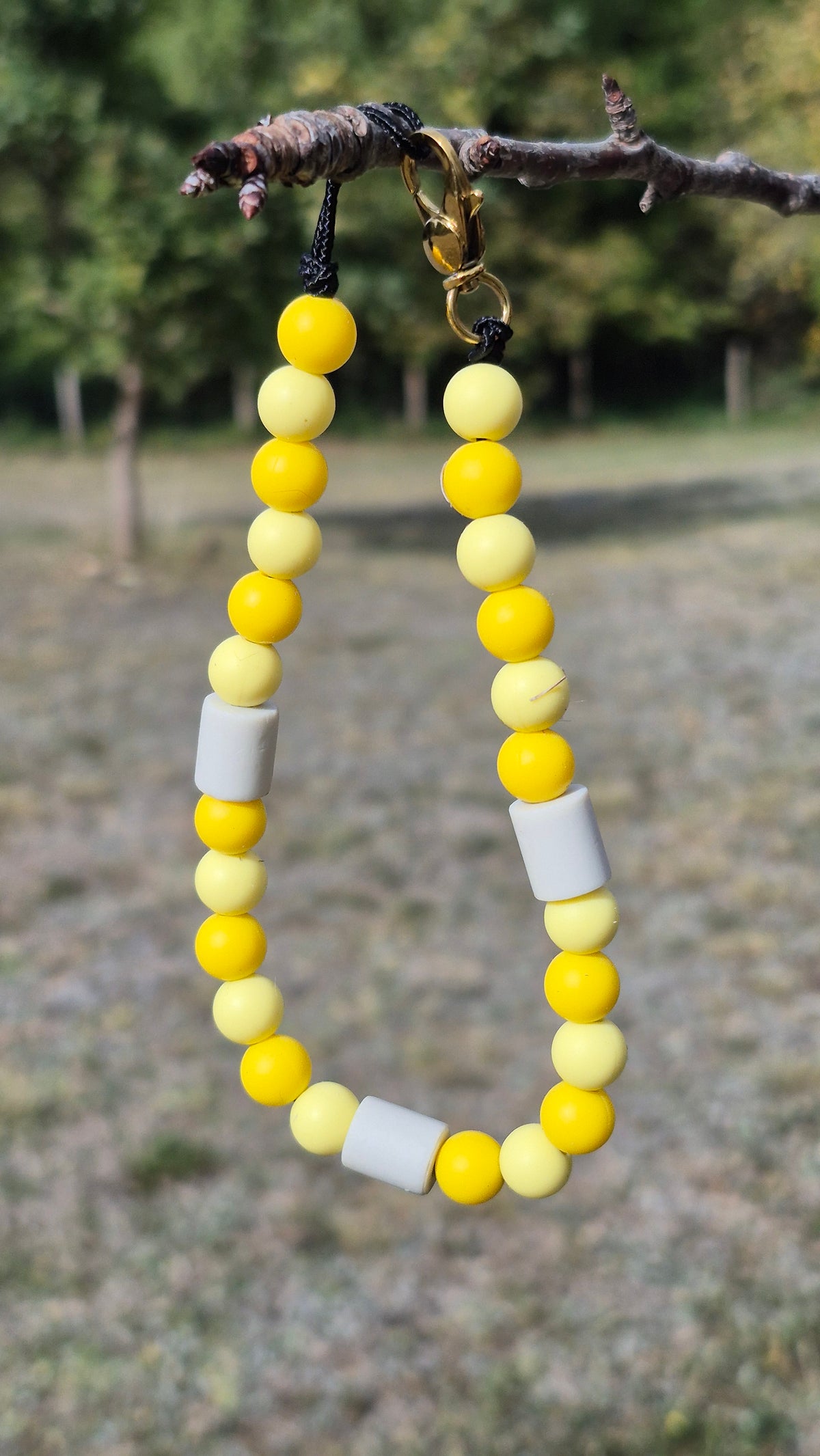 Collier jaune