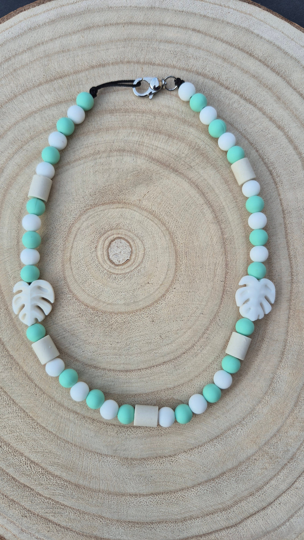 Collier Feuilles